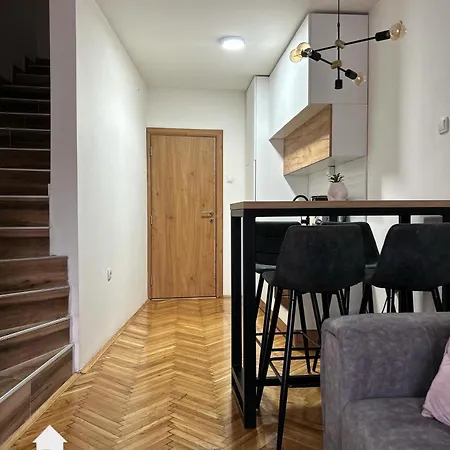 House Pirot